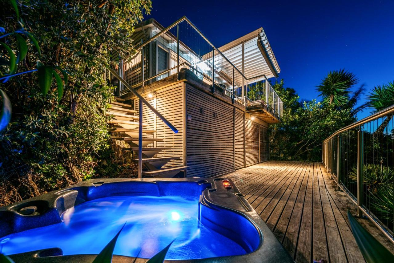 Bach On Burrell Villa Oneroa Bagian luar foto